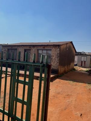 House For Sale in Tembisa Central, Tembisa