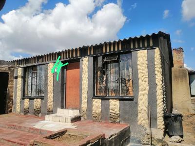 House For Sale in Tembisa Central, Tembisa
