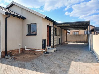 House For Sale in Soshanguve VV, Soshanguve